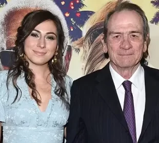 Tommy Lee Jones e sua filha Victoria Jones em 2017