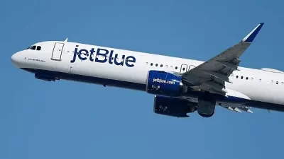 Avião Airbus A321 da JetBlue Airways decola do Aeroporto Internacional de Los Angeles com destino a Nova York