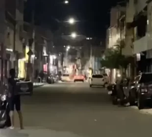 ação policial realizada nesta quinta-feira (19/02), na Rua do Eco, no bairro Vale das Pedrinhas, em Salvador.